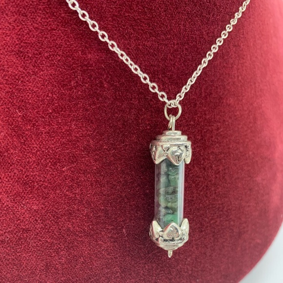Silver Amulet Filled w/ Green Stones- 925 Silver Chain - Picture 3 of 6